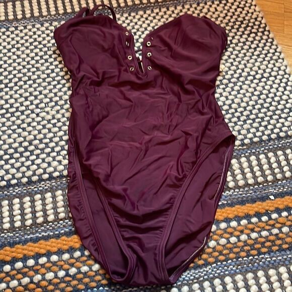 Victoria Secret Bathing suit sz 8B - Picture 1 of 5